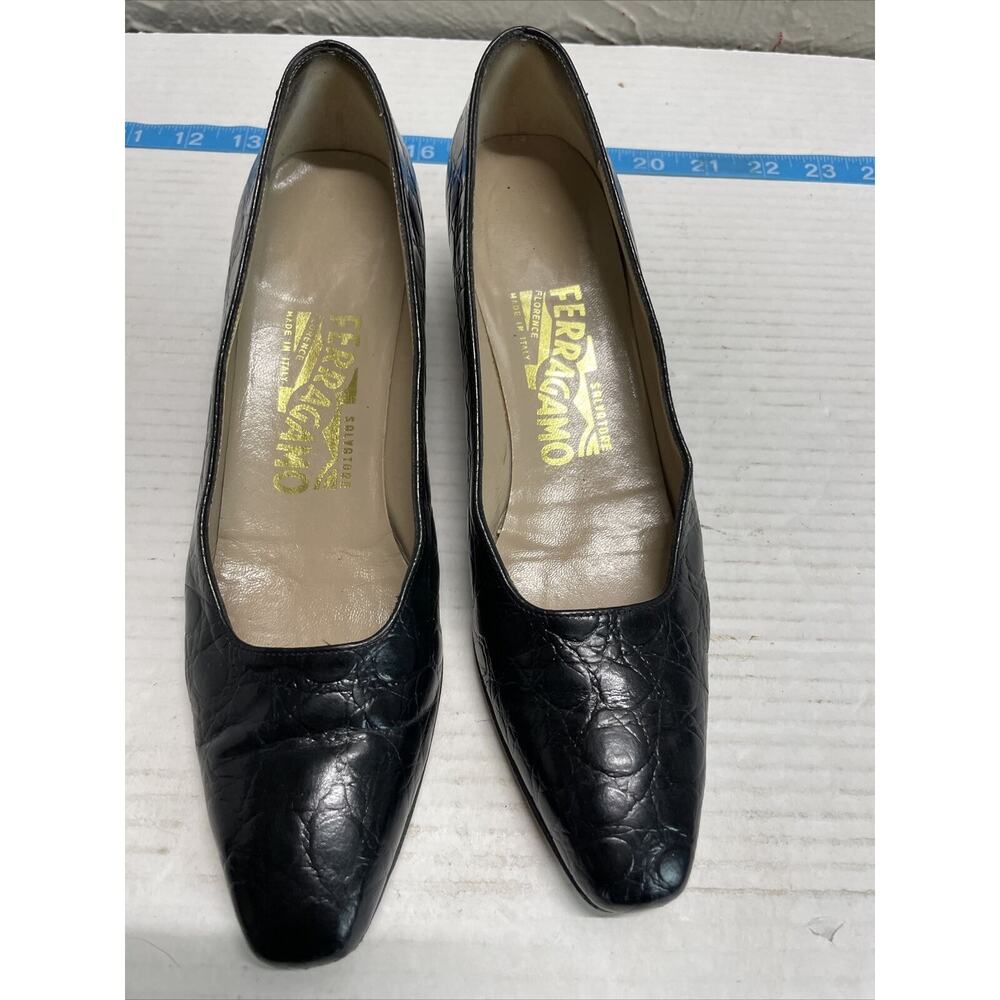 Salvatore Ferragamo Womens Black‎ Leather Narrow Pumps Size 6.5 AAAA